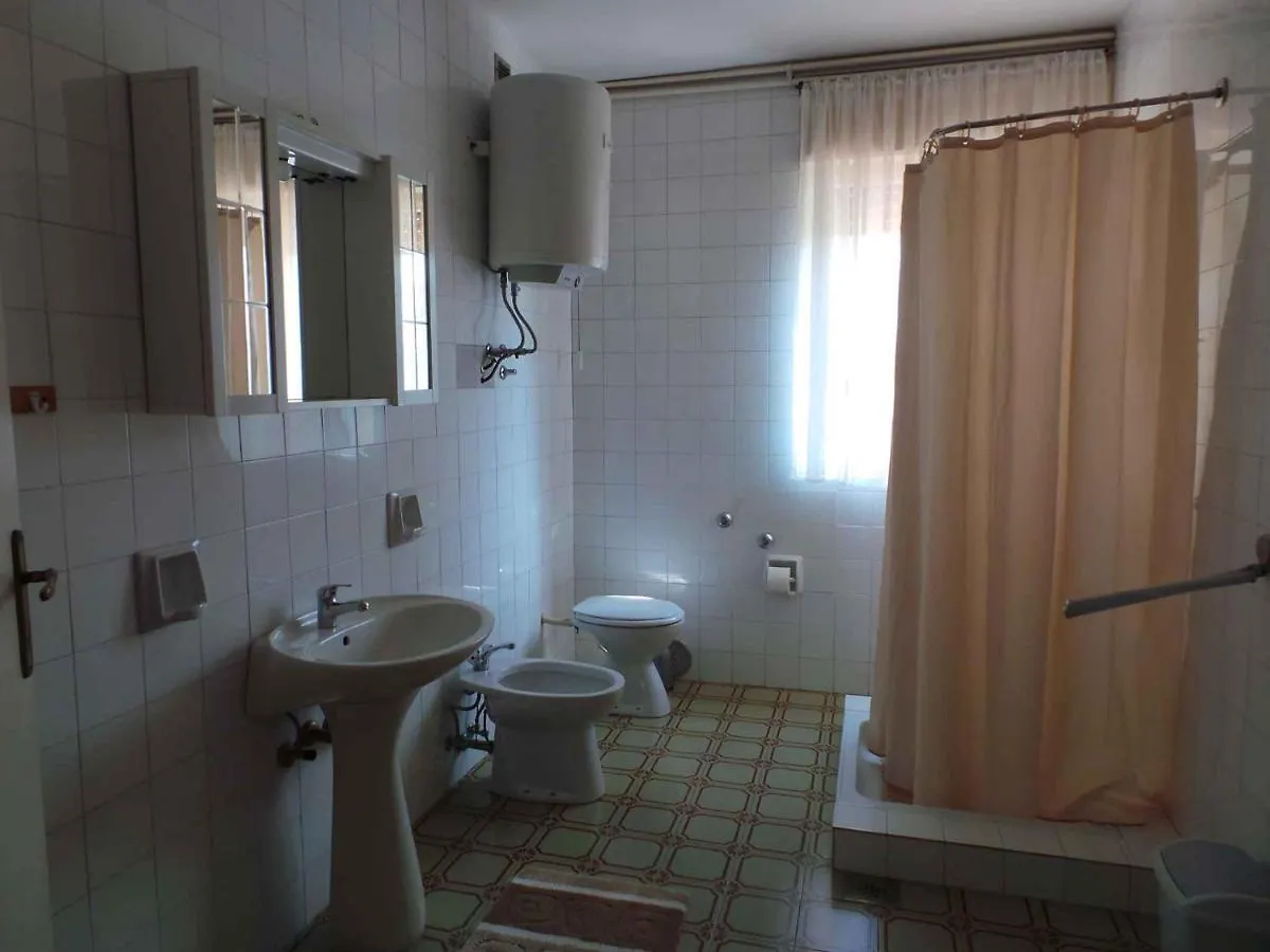 Apartment In Muntic/Istrien 10825