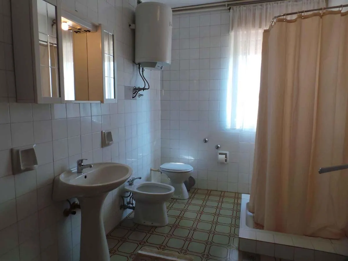 Apartment In Muntic/Istrien 10825