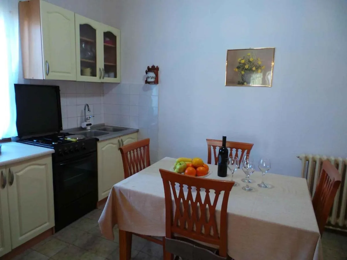 Apartment In Muntic/Istrien 10825