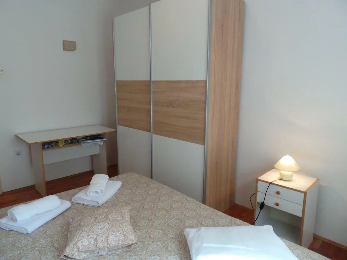 Apartment In Muntic/Istrien 10825